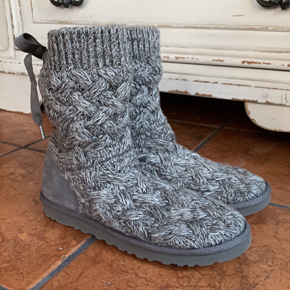 UGG Gray Knit Lace Up Boots Size 8
